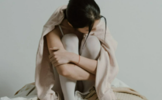 穿搭什么颜色配什么颜色 颜色怎么搭配最好看（男女适用）