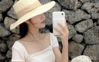 女朋友喜欢拍照送什么礼物（做摄影女生一般喜欢什么）