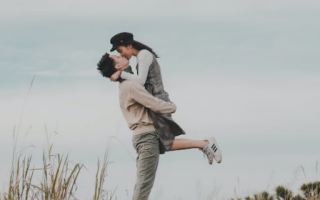 过年男生要给女生发红包吗（过年男生给女生发多少红包）